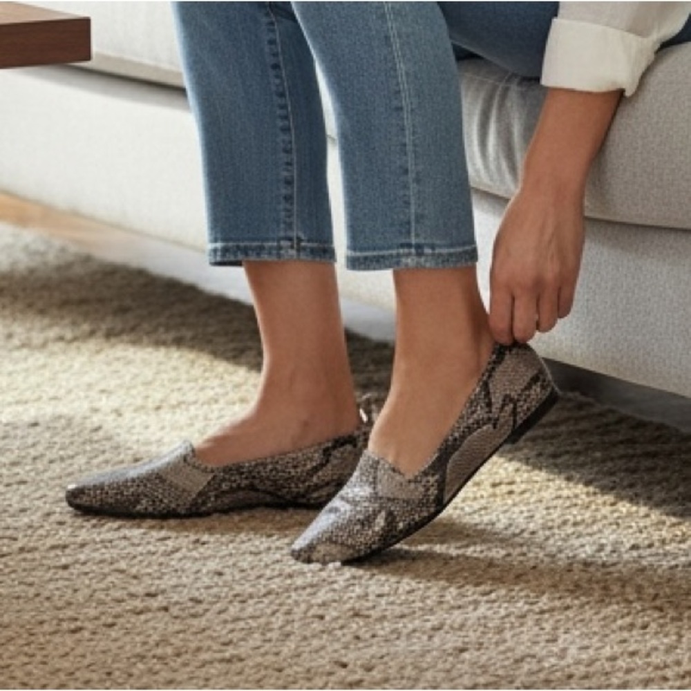 French Connection's Emee Snakeskin Grey Black classic ballet flat  NEW Size 6.5M